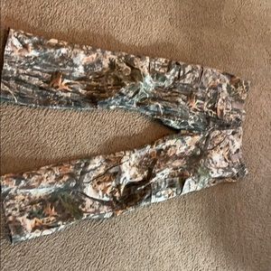 Cabelas color phase pants size 12, camouflage